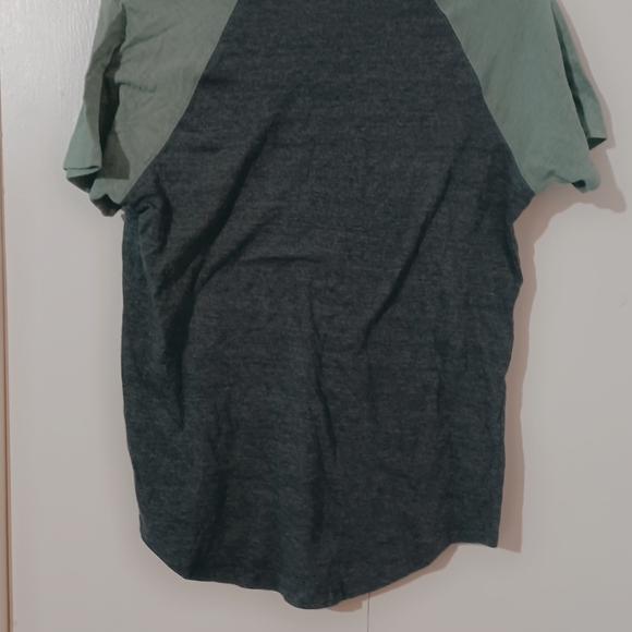 The North Face Kids Two-Tone Gray T-Shirt - Picture 3 of 3